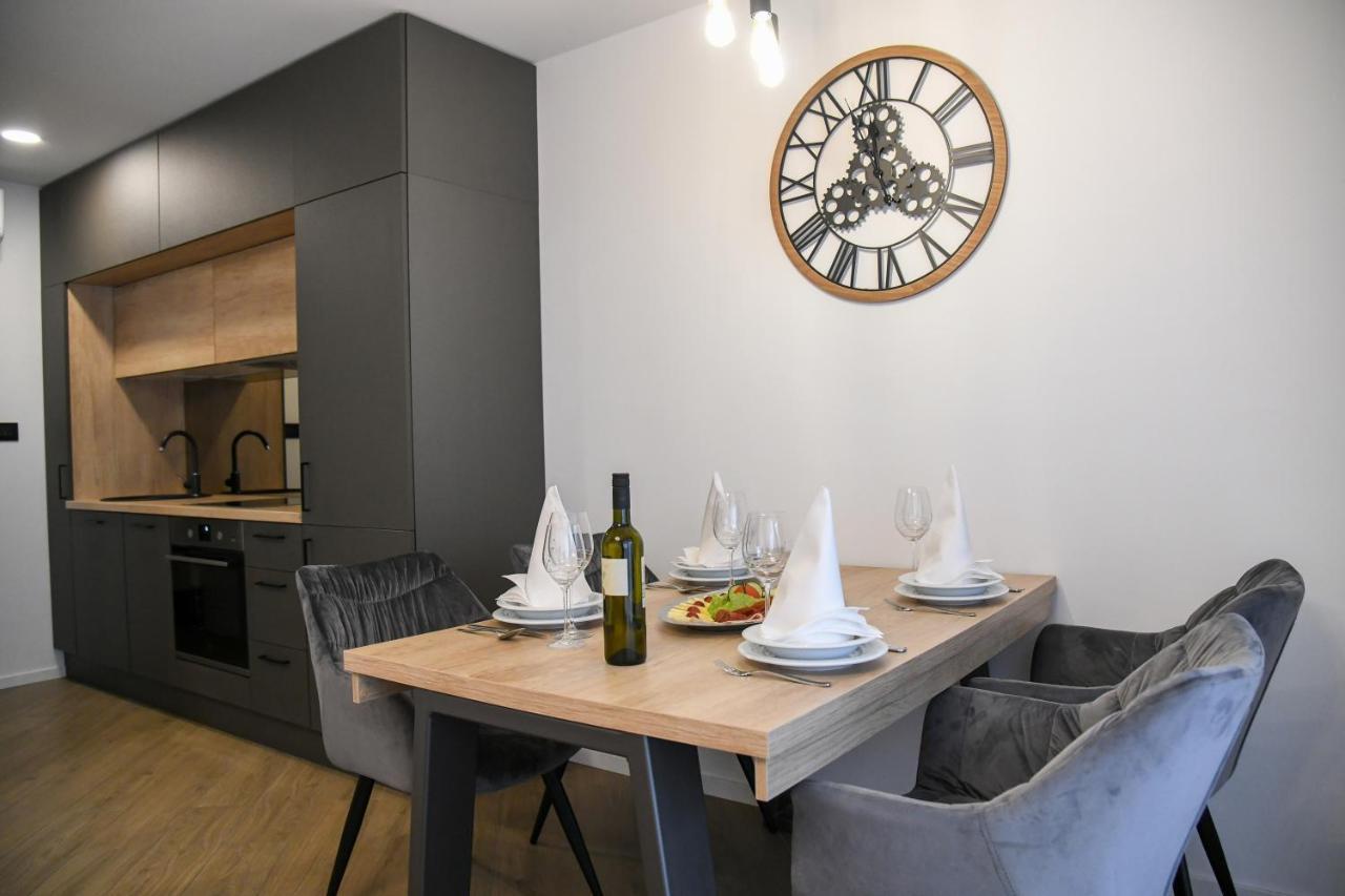 Luxury Apartment Knezovic ซินย์ ภายนอก รูปภาพ