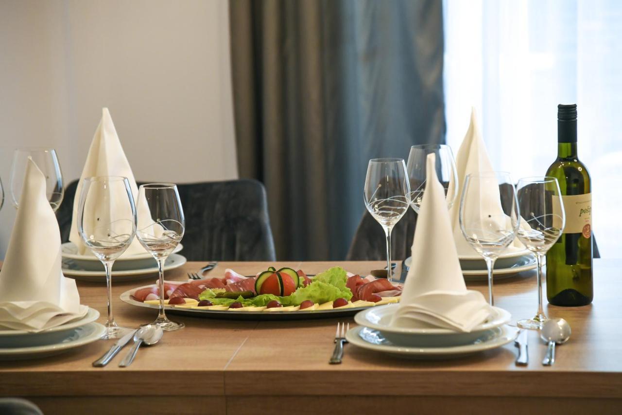 Luxury Apartment Knezovic ซินย์ ภายนอก รูปภาพ