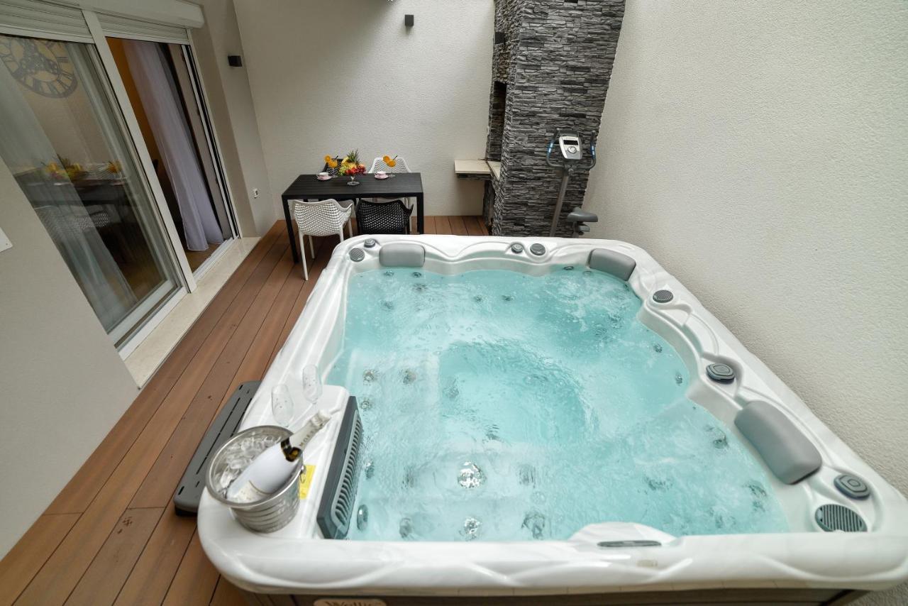 Luxury Apartment Knezovic ซินย์ ภายนอก รูปภาพ