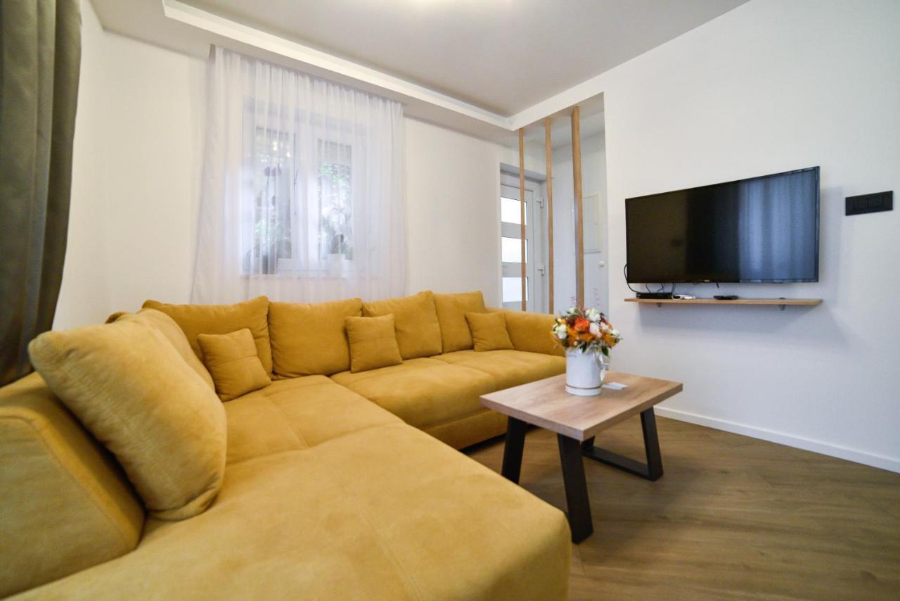 Luxury Apartment Knezovic ซินย์ ภายนอก รูปภาพ